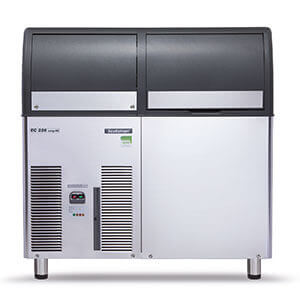 165 KG/24 HRS SELF-CONTAINED <br> SUPER CUBE ICE MACHINE <br> By Scotsman
